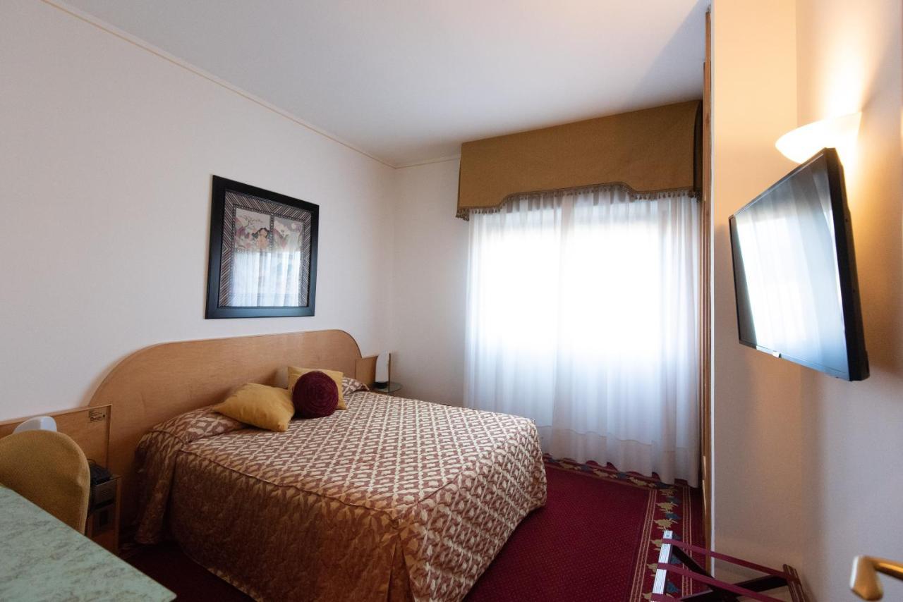 Hotel Castello Artemide Congressi Castel San Pietro Terme Eksteriør bilde