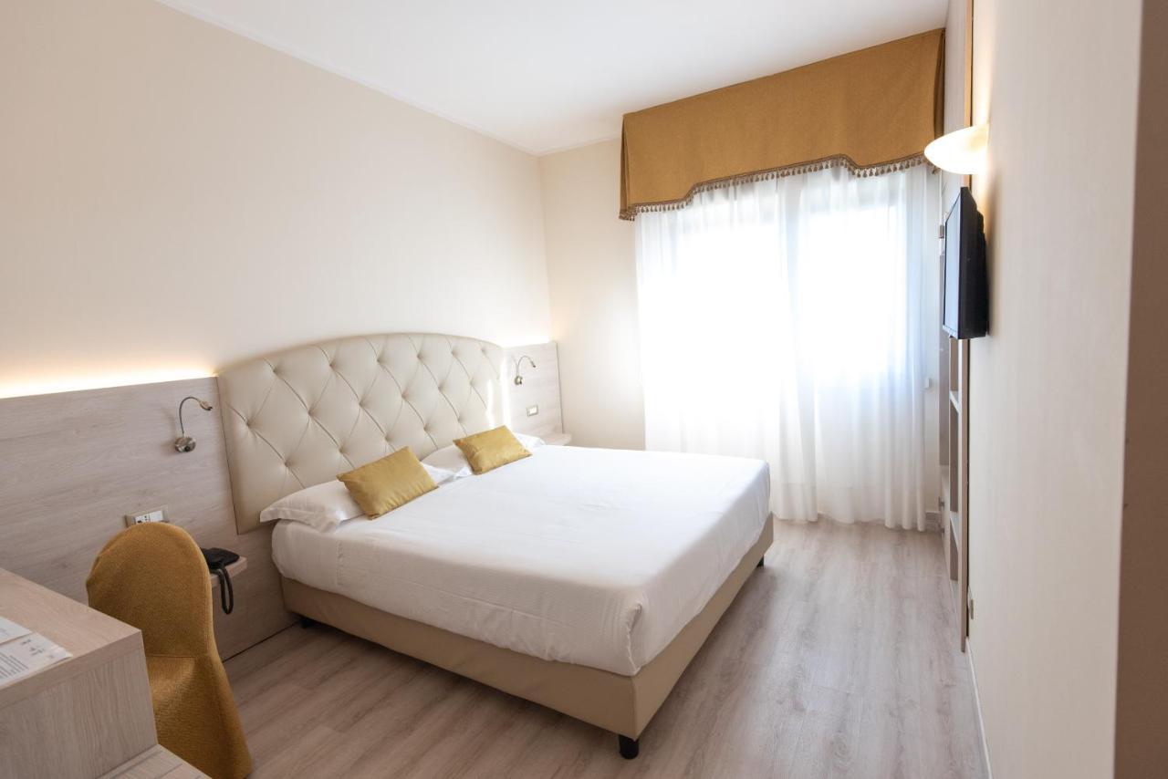 Hotel Castello Artemide Congressi Castel San Pietro Terme Eksteriør bilde