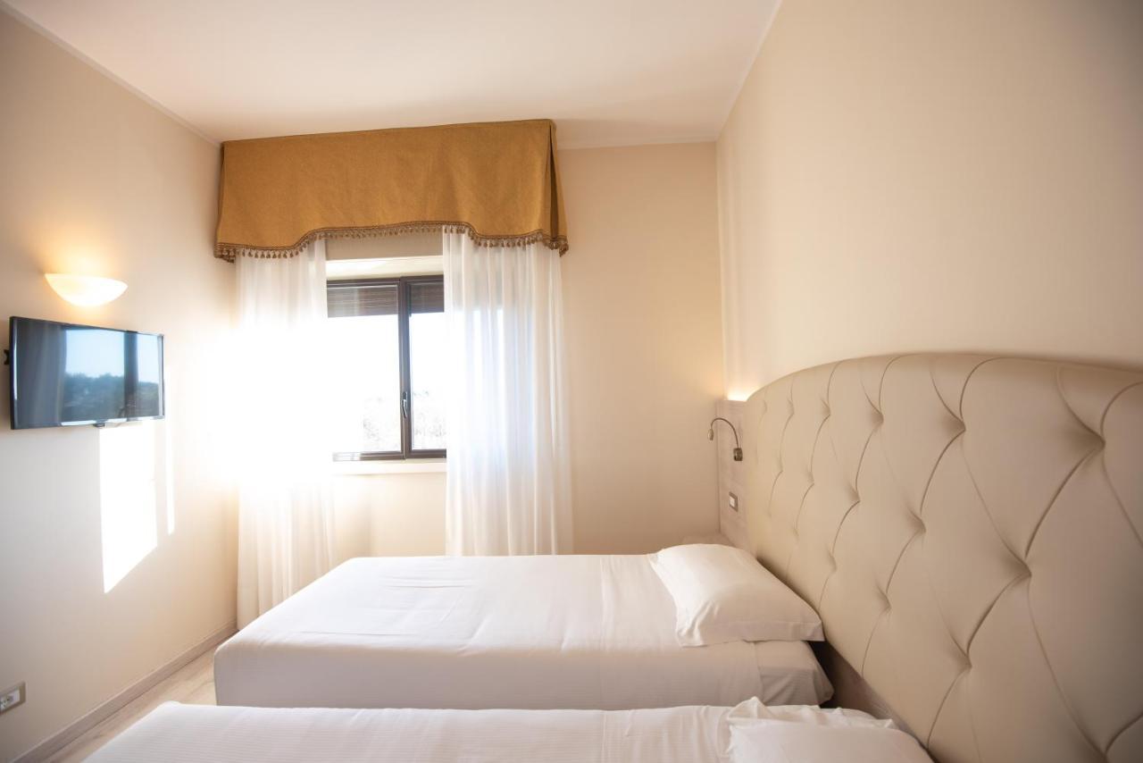 Hotel Castello Artemide Congressi Castel San Pietro Terme Eksteriør bilde