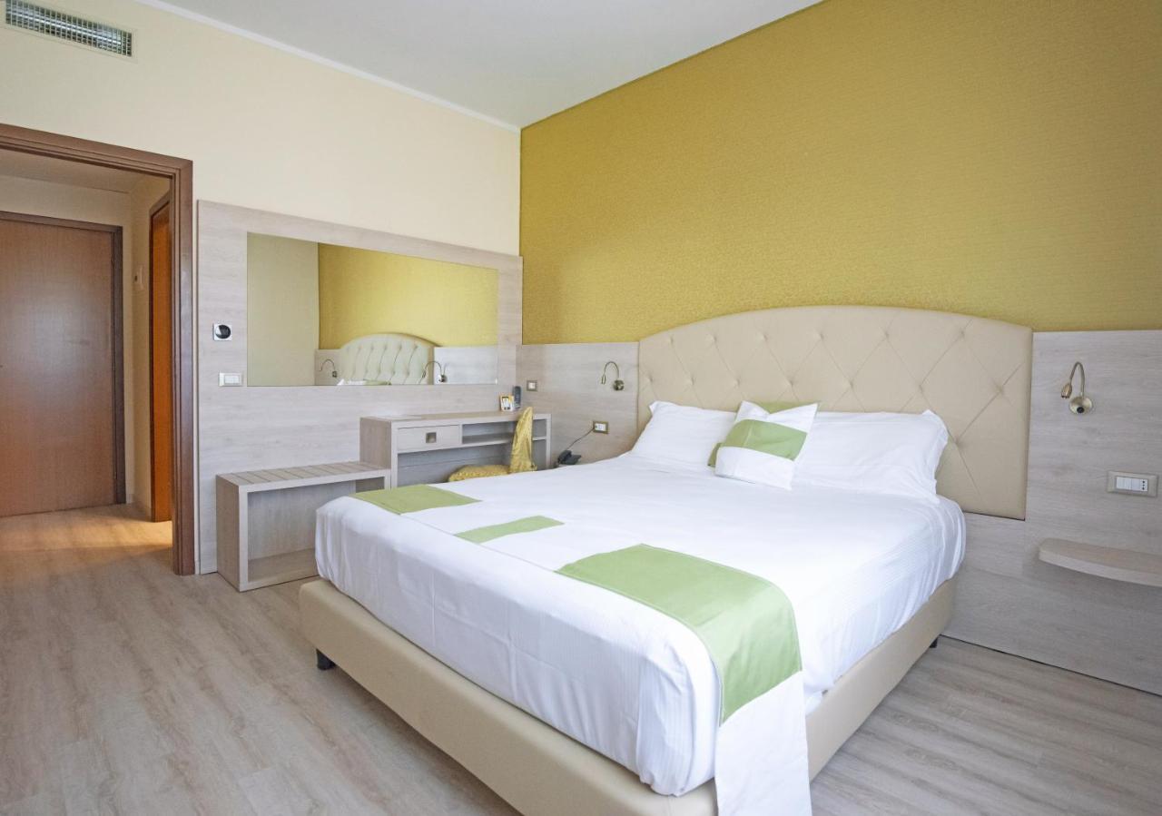 Hotel Castello Artemide Congressi Castel San Pietro Terme Eksteriør bilde