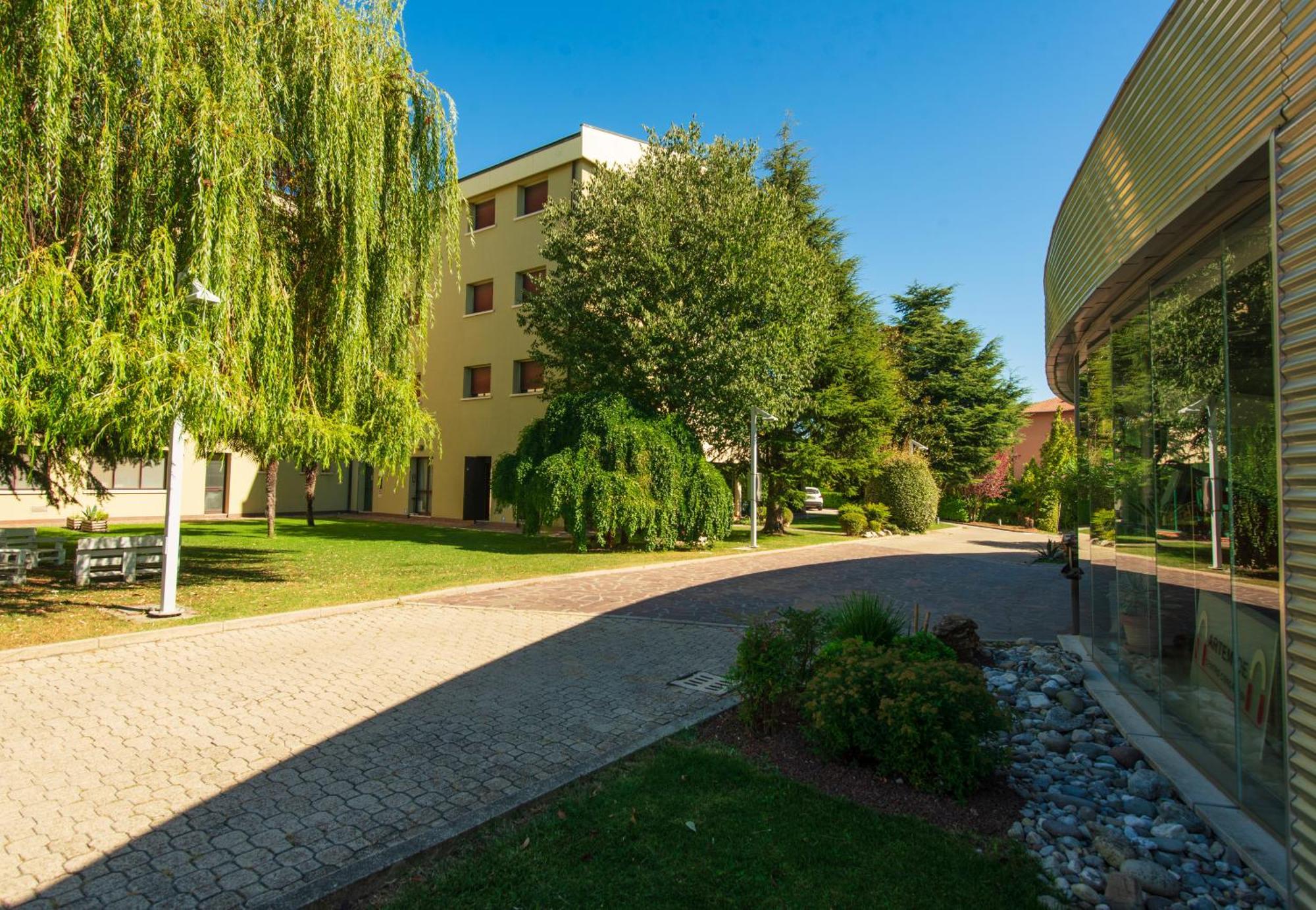 Hotel Castello Artemide Congressi Castel San Pietro Terme Eksteriør bilde