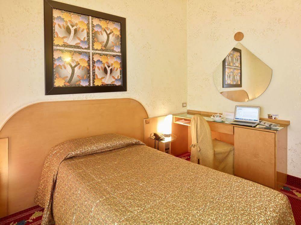 Hotel Castello Artemide Congressi Castel San Pietro Terme Eksteriør bilde