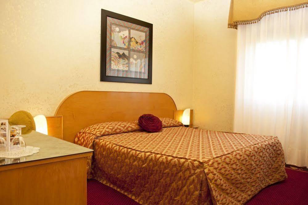 Hotel Castello Artemide Congressi Castel San Pietro Terme Eksteriør bilde
