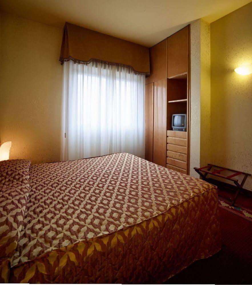 Hotel Castello Artemide Congressi Castel San Pietro Terme Eksteriør bilde